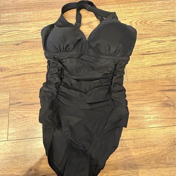 Woman’s one piece swimsuit. Rouching and adjustable strap. Blackest black. Brand - Picture 3 of 7